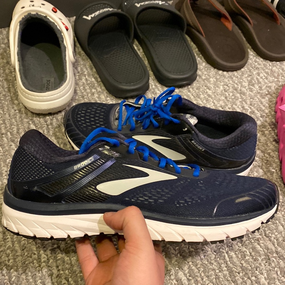Brooks Adrenaline GTS 18 Size 10.5D Mens
